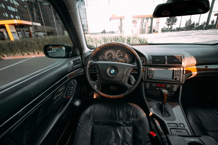 БМВ е39 салон