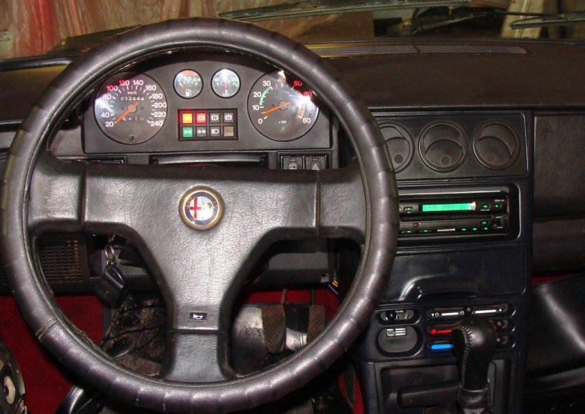 Alfa Romeo 33 салон