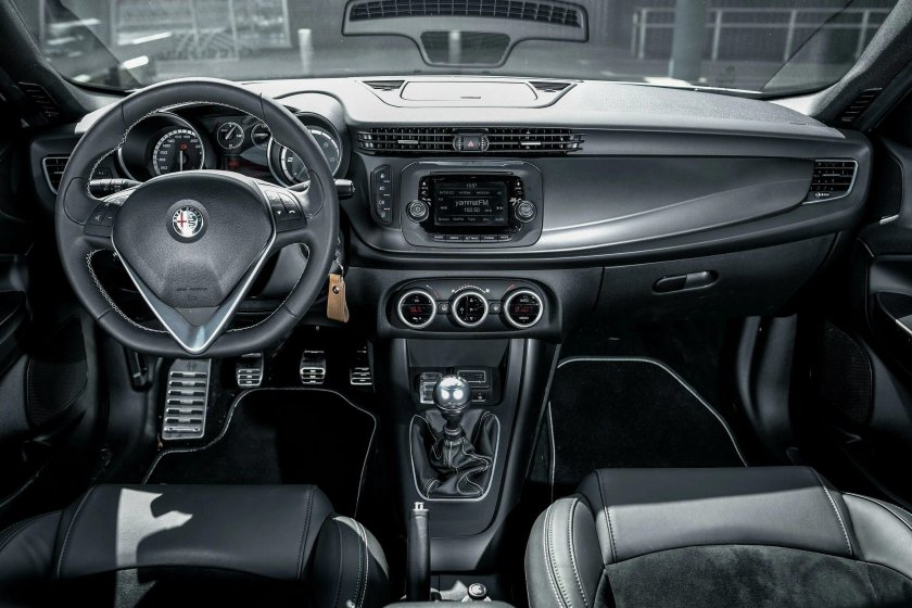 Alfa Romeo Giulietta интерьер
