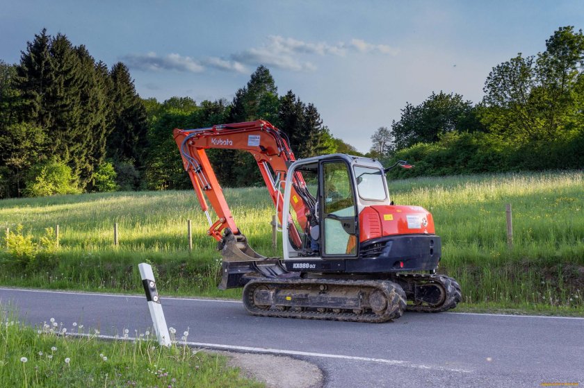 Экскаватор дорожный