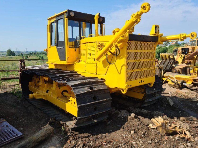 Бульдозер чтз