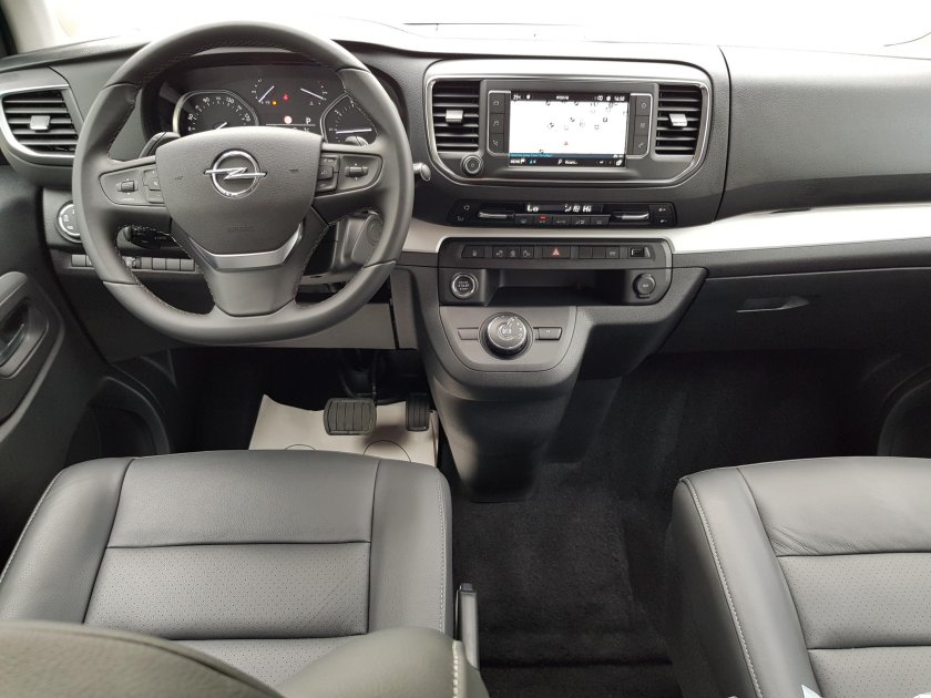 Opel Zafira Life 2022 салон