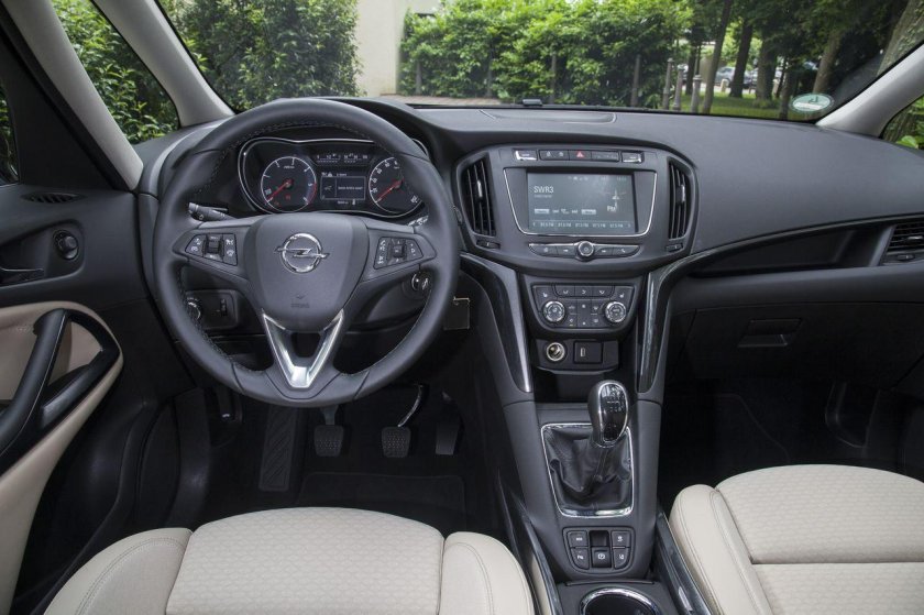 Опель Зафира лайф салон