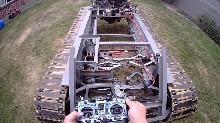 Mini Ripsaw гусеницы