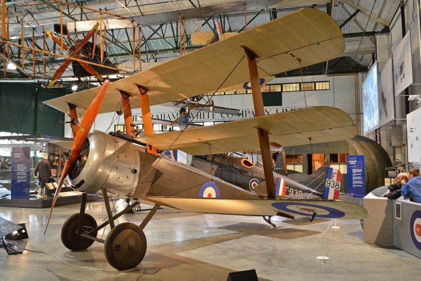 Триплан самолет