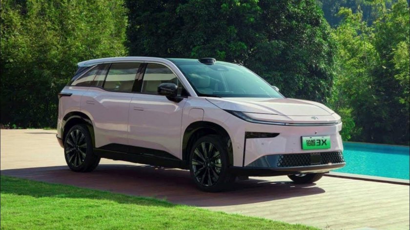 Электрический внедорожник