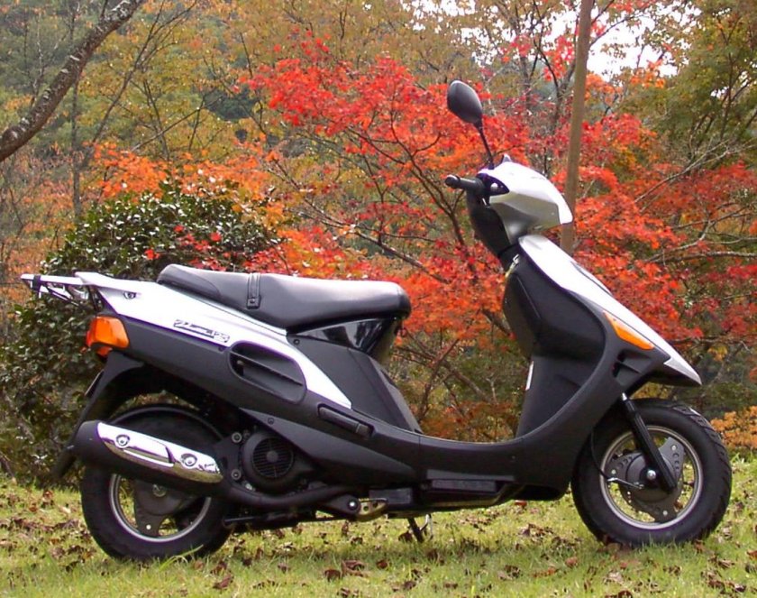 Скутер Сузуки одноместный