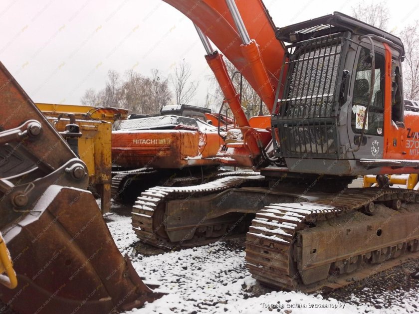 Hitachi ZX-370