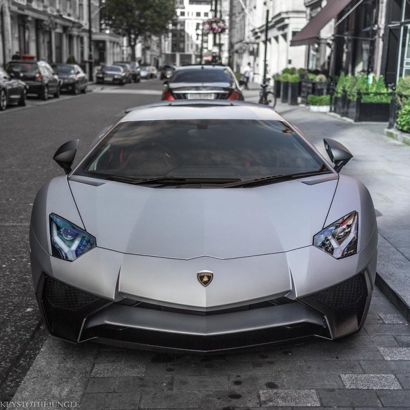 Lamborghini aventador sv roadster