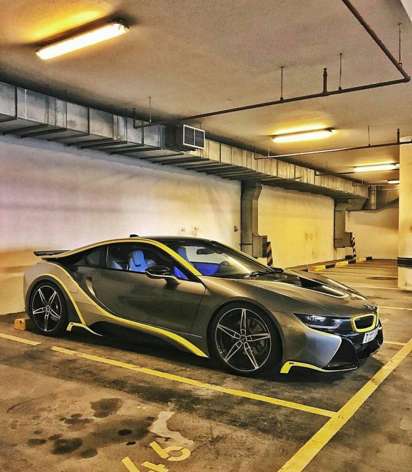 BMW i8