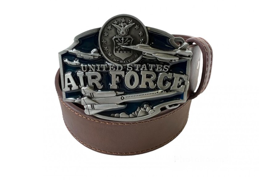 Ремень с пряжкой