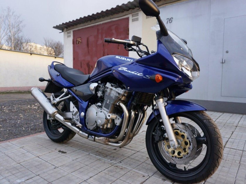 Suzuki GSF 600