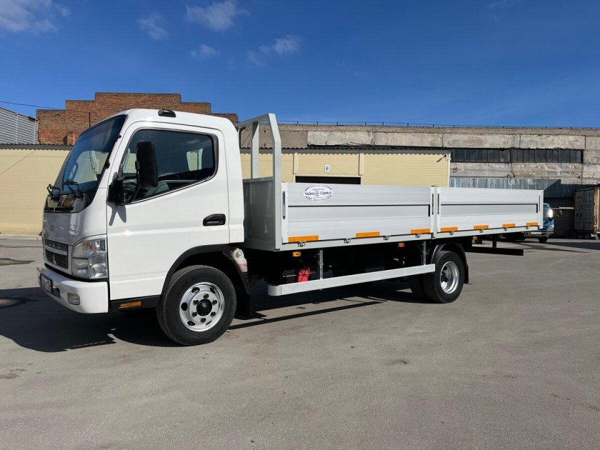 Mitsubishi fuso canter бортовой