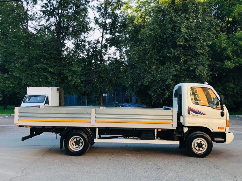 Бортовой грузовик