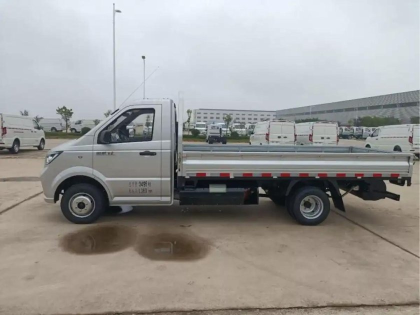 Бортовой грузовик