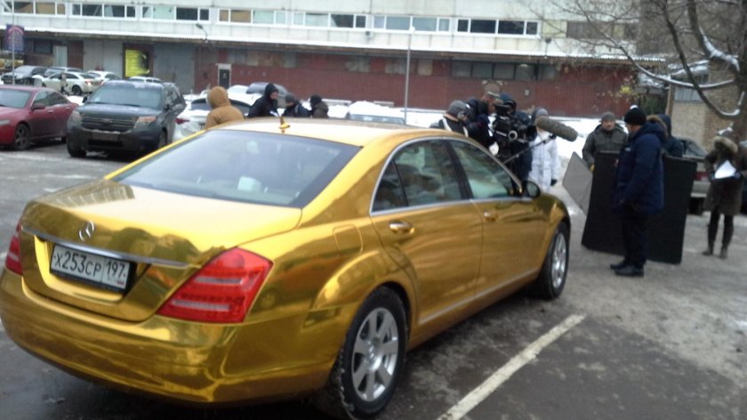 Золотой Мерседес w221