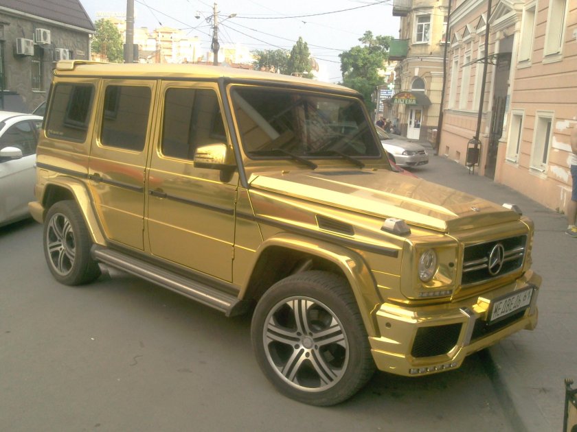 Мерседес Гелендваген золотой