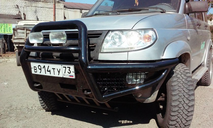 Силовой передний бампер на уаз патриот