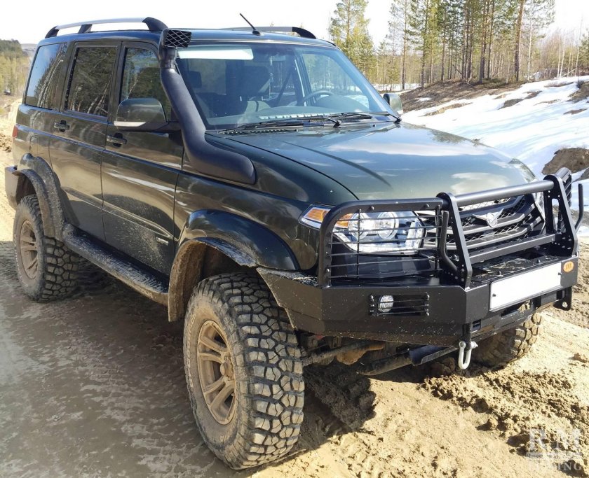 Силовой передний бампер на уаз патриот