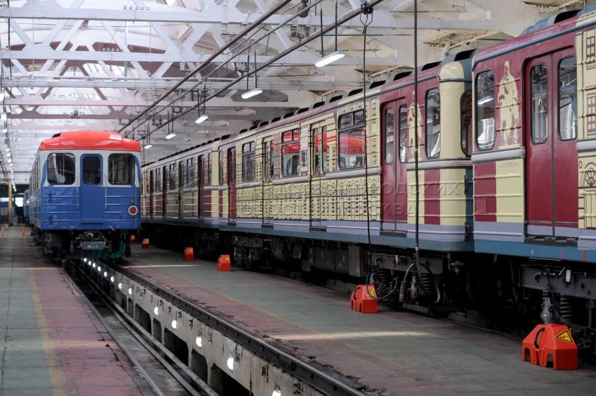 Театральный поезд метро