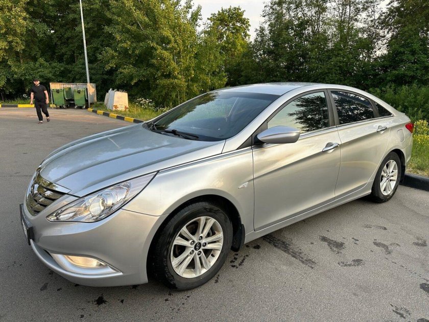 Hyundai sonata vi yf