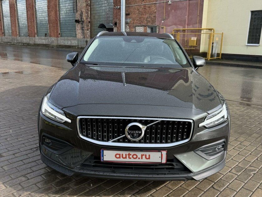 Вольво в 60 кросс кантри