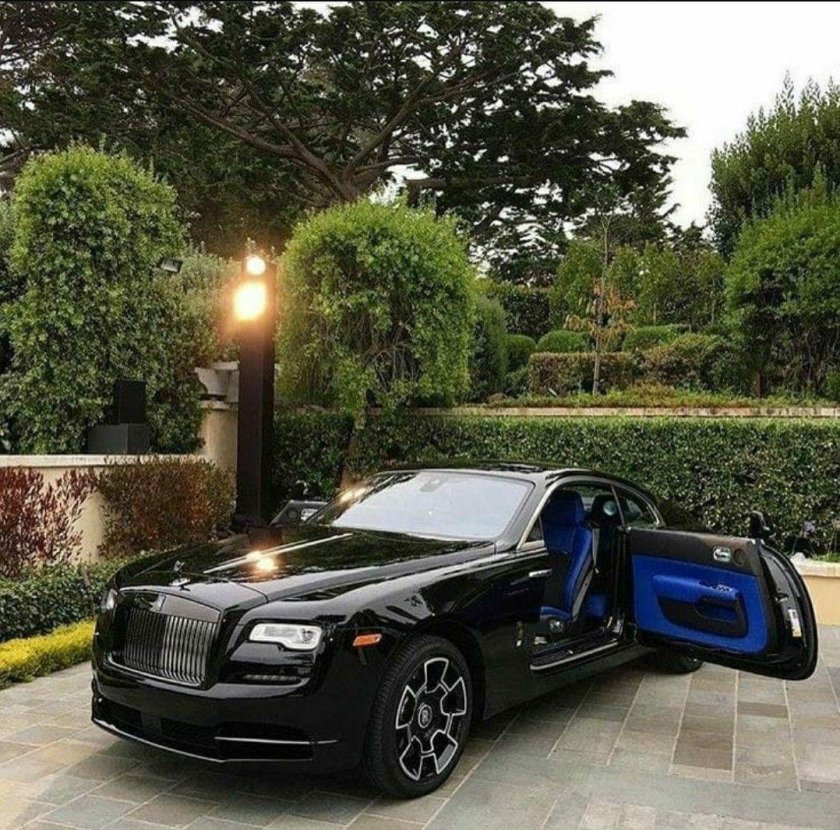 Роллс Ройс в загородном доме 500кв метров