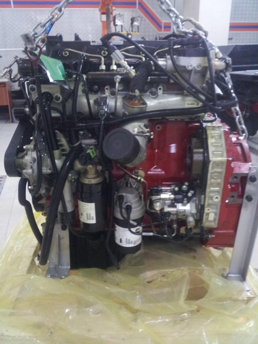 Мотор Камминз 3.8