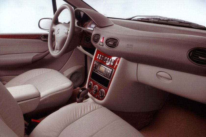 Мерседес Бенц w168