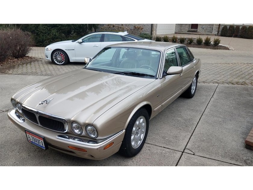 Jaguar xj ii x308