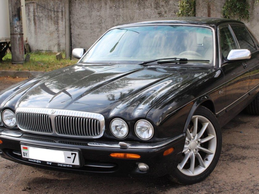 Jaguar xjr 2000