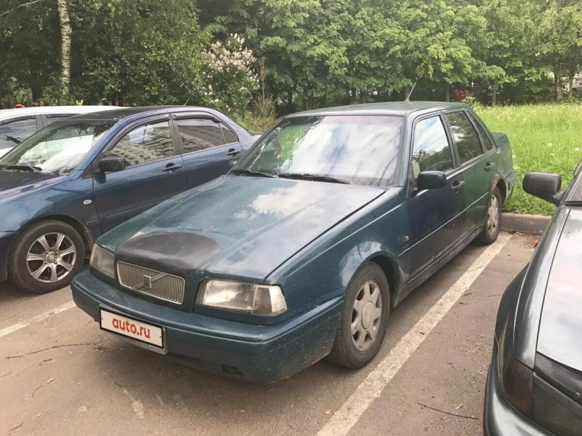 Вольво 460 седан
