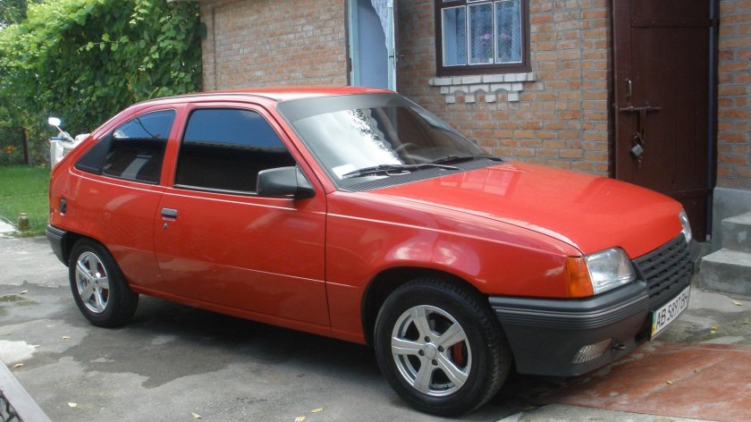 Опель кадет хэтчбек 3 дверный