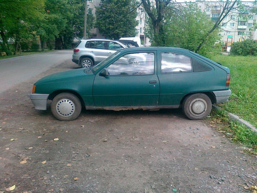 Опель кадет 1986 1.3