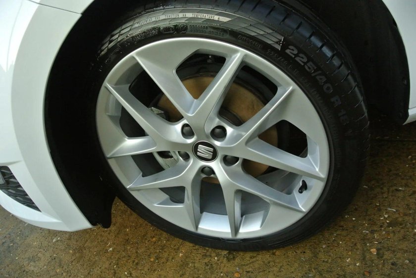 Диски Ace Alloy r18 на Сеат