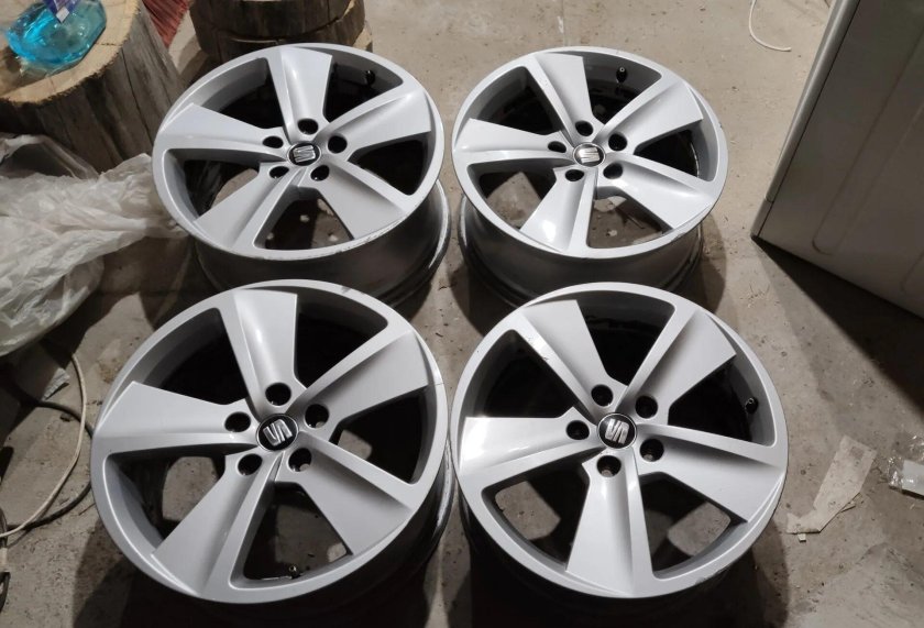 Seat Leon на 17 дисках