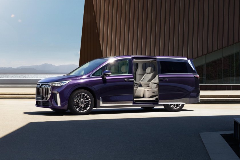 Китайский минивэн 2022 voyah dreamer