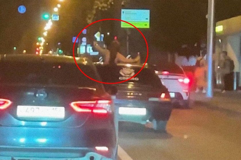 Девушка из люка машины