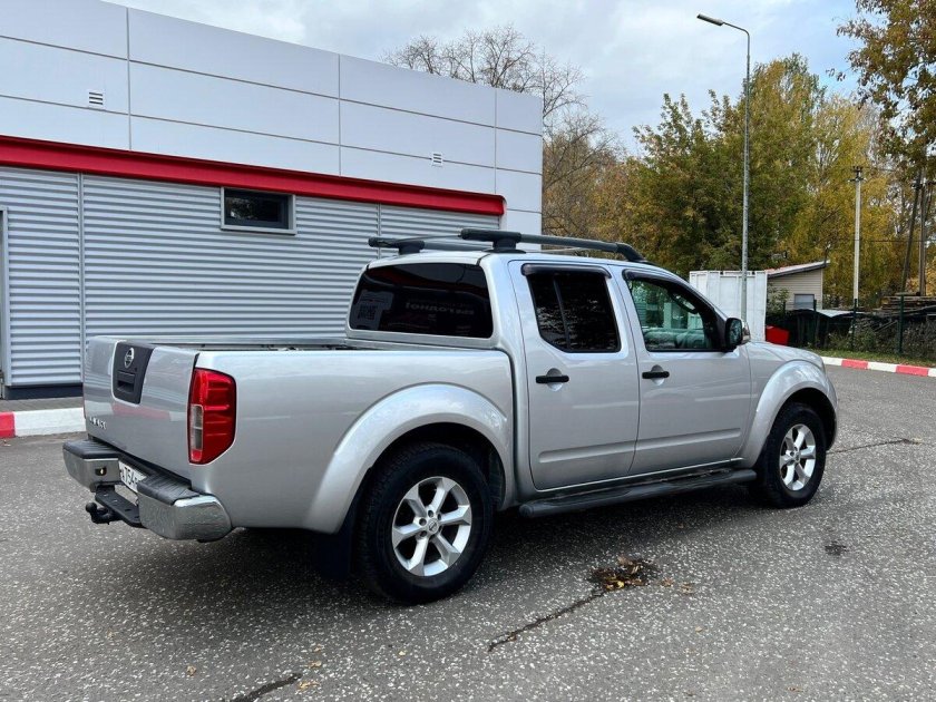 Ниссан навара