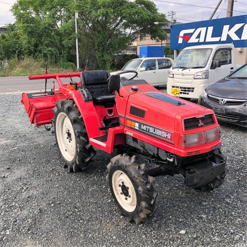 Трактор Митсубиси МТ