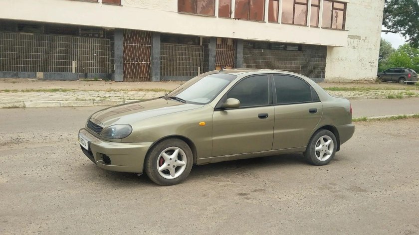 Оливковый Шевроле Ланос