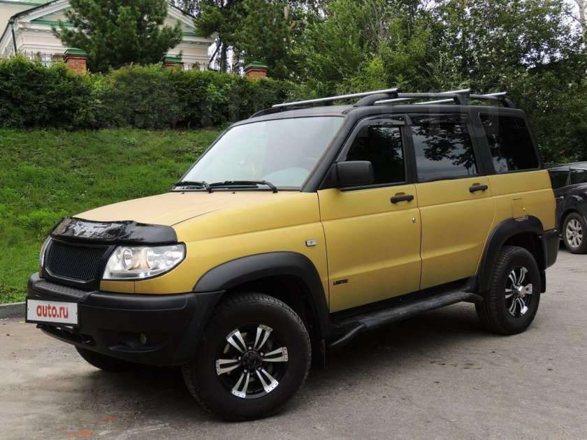 УАЗ Патриот золотистый
