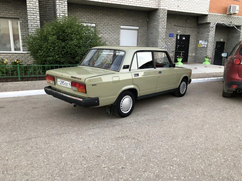 ВАЗ 2107 оливковый