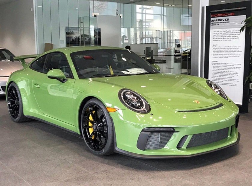 Порше 911 оливковый