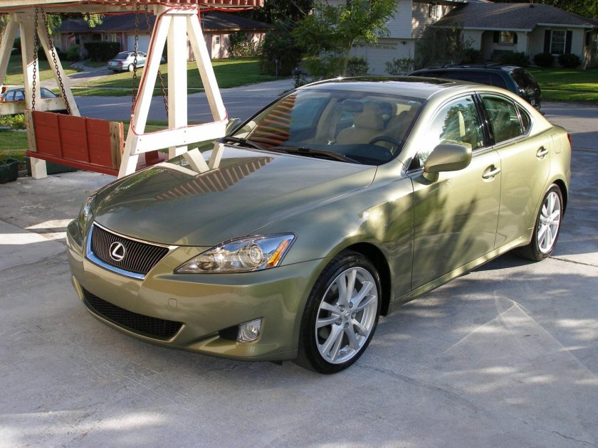 Лексус ИС 250 зеленый