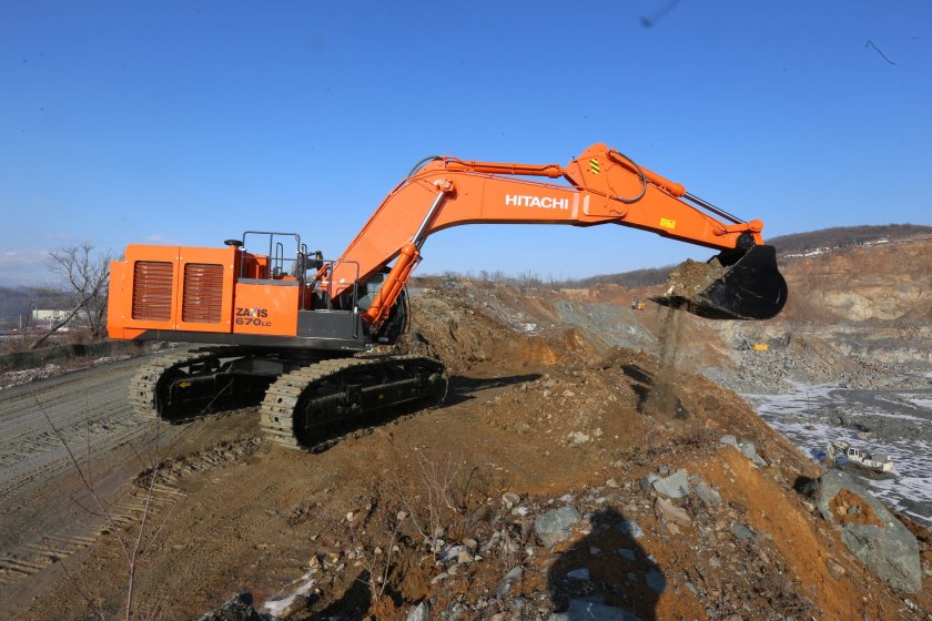 Hitachi 200 экскаватор