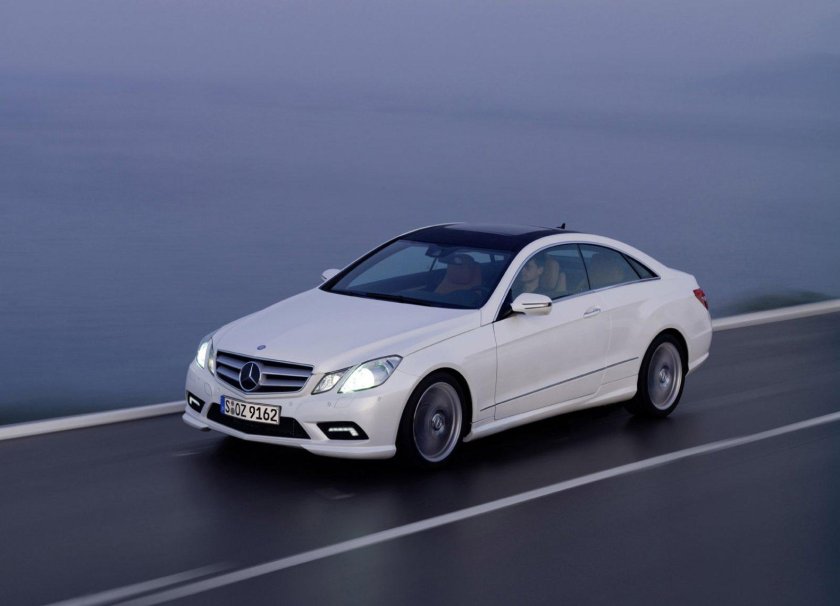 Mercedes Benz e Coupe 2010