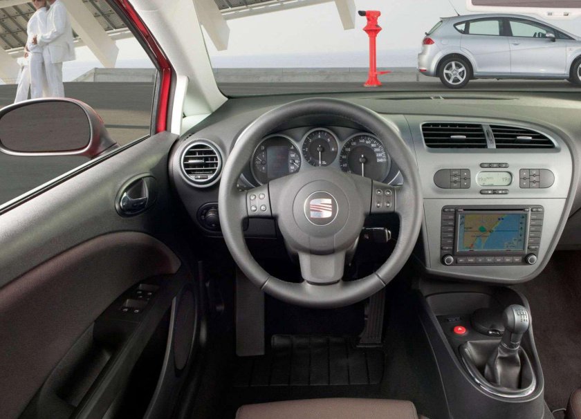 Сеат Леон салон