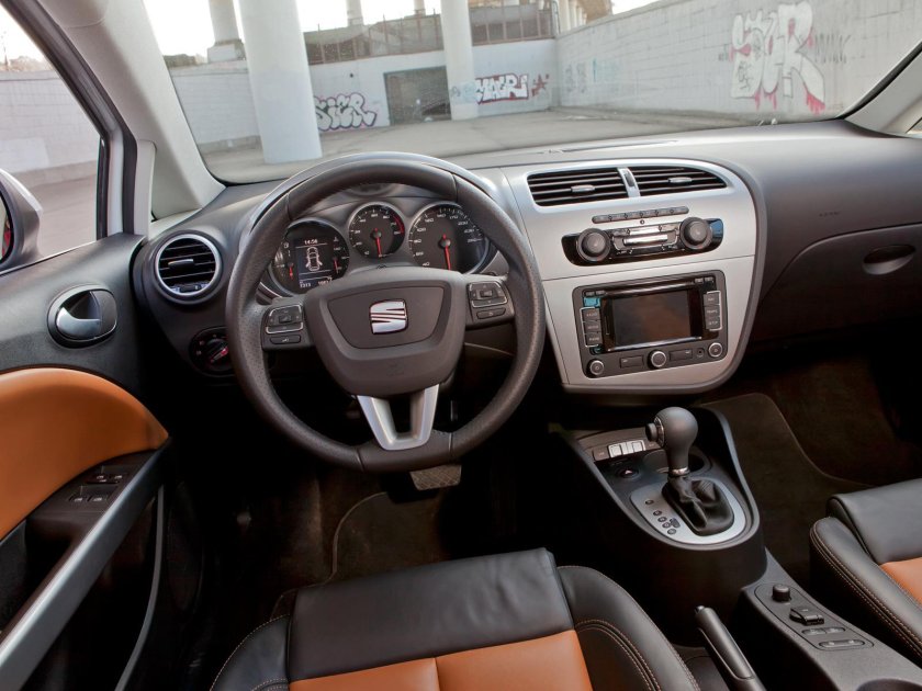 Сеат Леон 2 салон