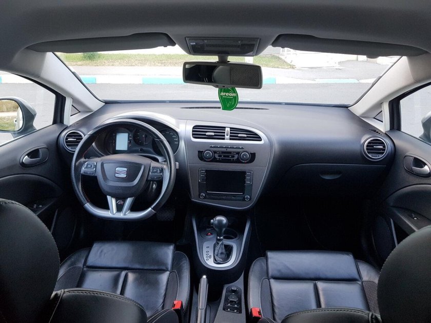 Seat Leon 2012 салон